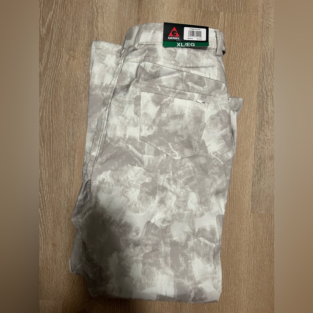 Women’s Snow pants NWT